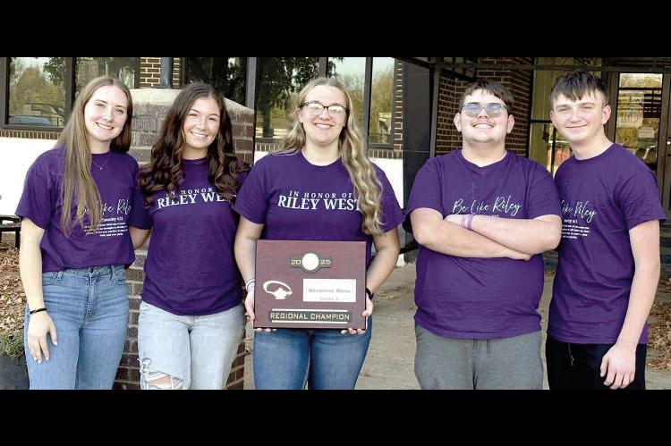 STUART ACADEMIC BOWL REGIONAL CHAMPIONS! The Stuart Hornet Academic Bowl Team is the Class A, Region 8 Regional Champions. They defeated Calvin in the finals to earn their spot at Area on January 17th. Team Members are: Senior Reagan Dominic, Juniors Abig