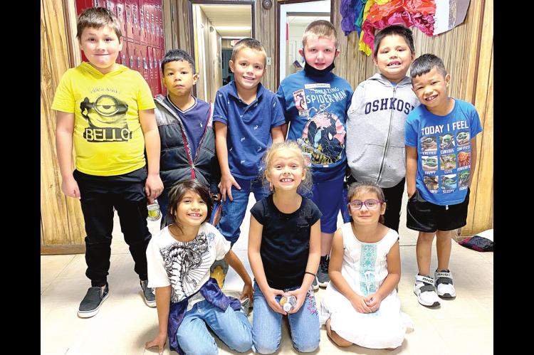 DUSTIN 1ST GRADERS TOOK A BREAK FROM LUNCH TO ALLOW THE PUBLISHER TO SNAP THEIR PICTURE