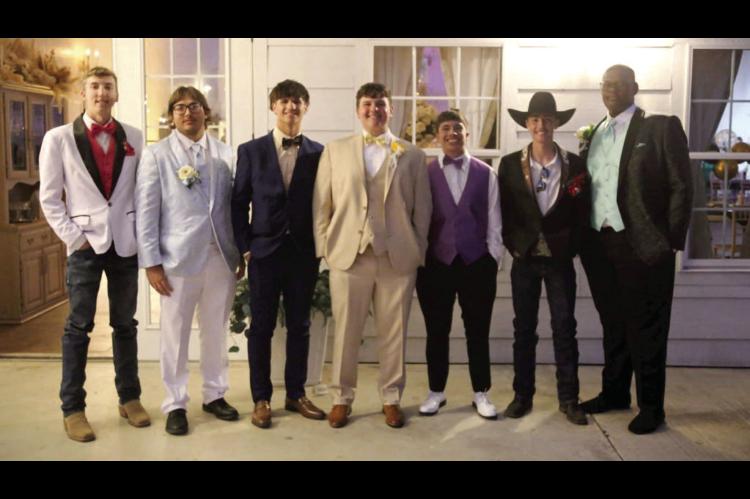 Wetumka Students Attend Prom