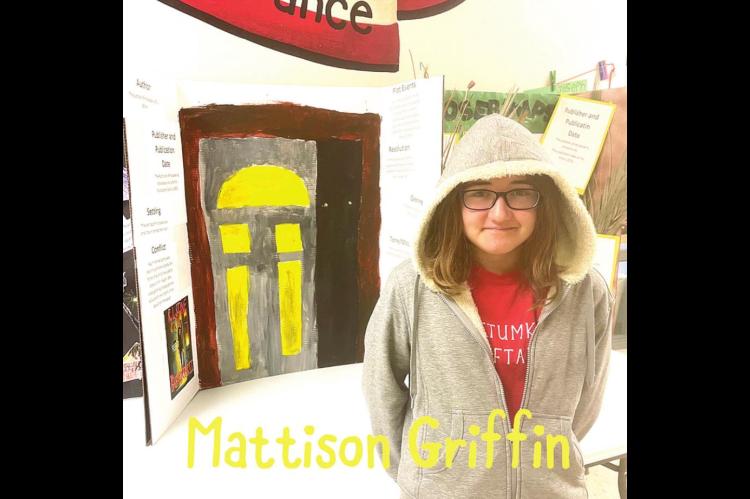 6th Graders Host Reading Fair