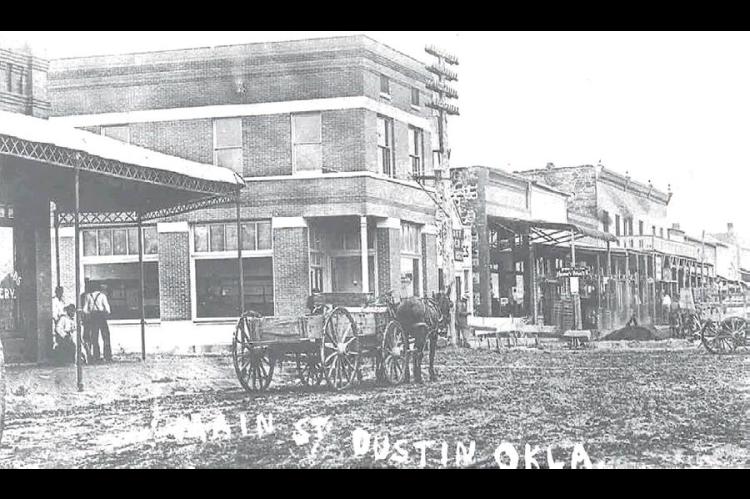 DUSTIN MAIN STREET IN THE GOOD OLD DAYS