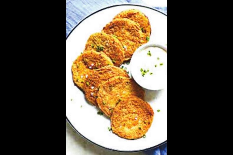 Fried Green Tomatoes with Creamy Horseradish Sauce