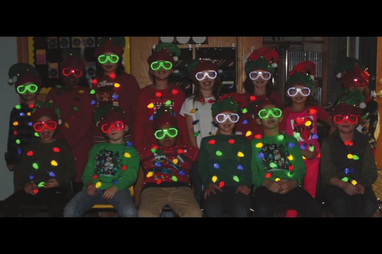 Moss students light up for Christmas!