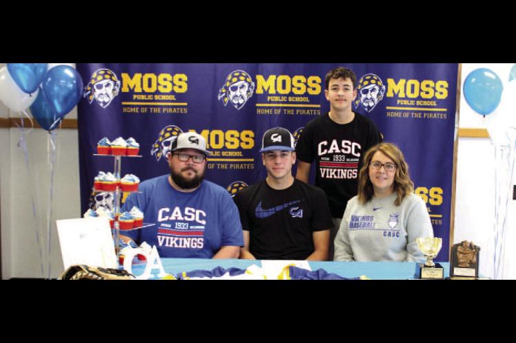 Moss Student Athletes Sign with Colleges