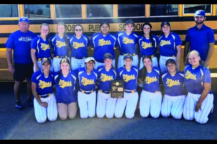 MOSS LADY PIRATES WIN DISTRICTS
