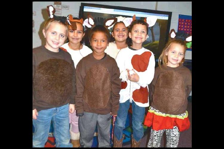 Those participating in the Moss Christmas play included: