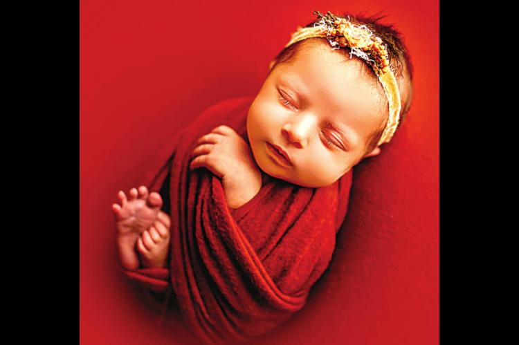 Hollis Bea Bragg Arrives Oct. 3