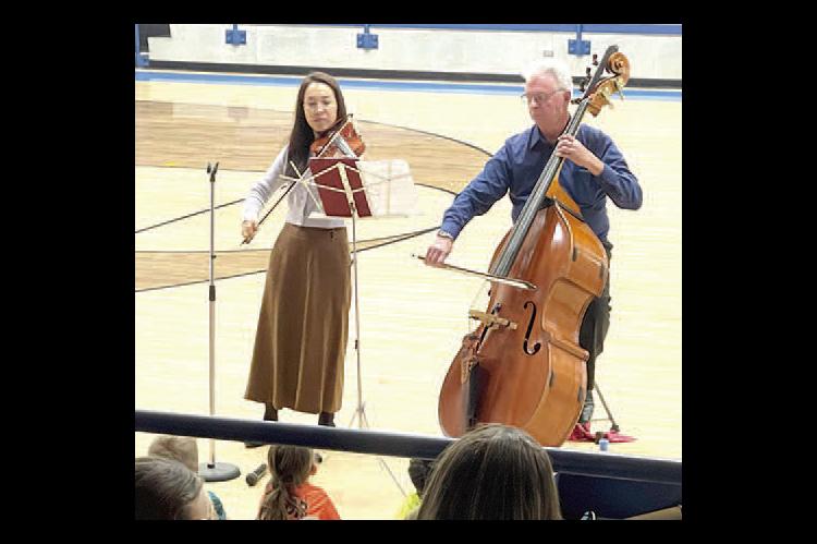 The Philharmonic Orchestra visits Moss Public Schools