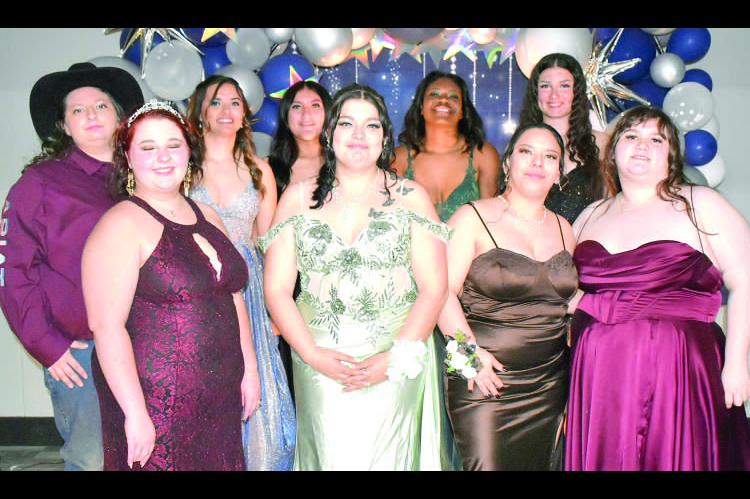 GRAHAM DUSTIN SENIOR GIRLS LOOKED LOVELY AT THIS YEAR’S PROM. Front row: Isabella Friant, Alayna Underwood, Mahia Parkhurst and Ashlyn Quick. Back row: Alexis Rhodes, Alisha Bennett, Jadence Harjo, Nyah Heneha, Jasmine Johnson. Photos courtesy of Wanda Mankin.