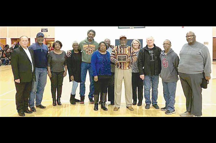 SSC Basketball Honors Area Ministers with Crusaders in the Community Award