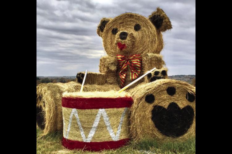 Couple Creates Incredible Hay Bale Scluptures