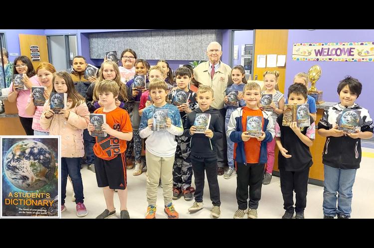 Shawnee Milling Company CEO, Makes Donation to Weleetka Third Graders