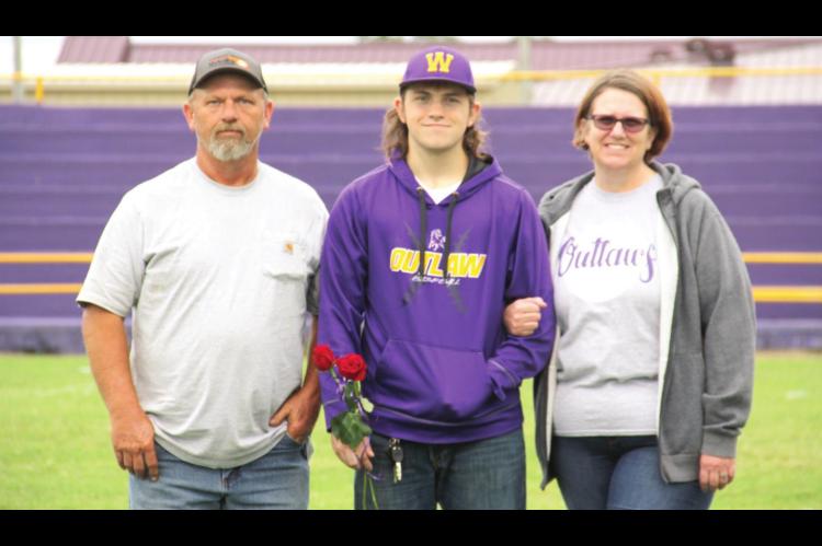 Weleetka Seniors honored