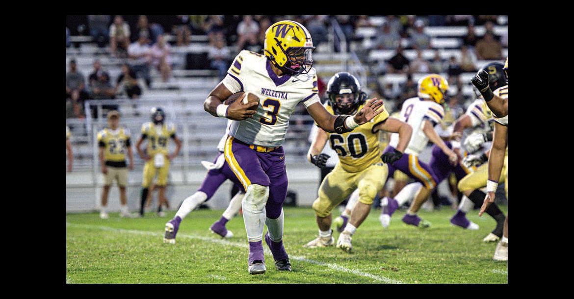 Jakory Bagby rushes for a first down