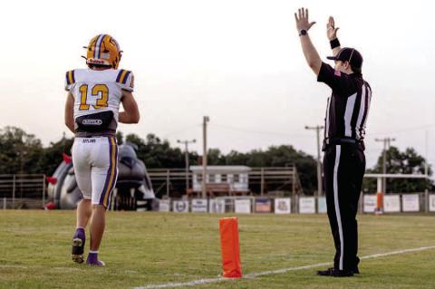 Bryant Sites with the touchdown for the Outlaws!