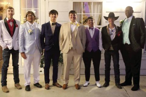Wetumka Students Attend Prom