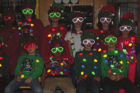 Moss students light up for Christmas!