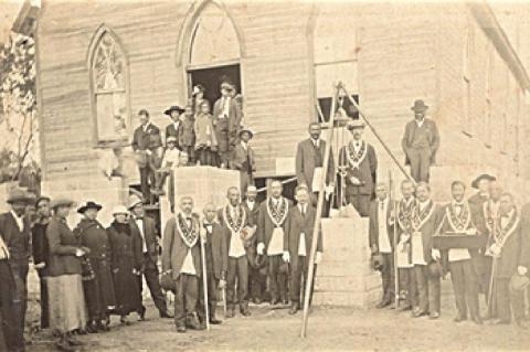 Article Image Alt Text