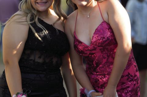 Weleetka Students Attend Senior Prom