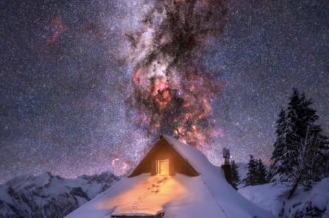 Nebulous Milky Way Portraits in Wonder-Filled Winter Landscapes Captured by Astrophotographer in Slovenia