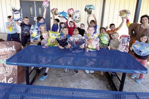 3RD ANNUAL MOSSY DAY PARADE HUGE SUCCESS! Pictured above are Front row L-R: Daxton Perkins, Kit Pipkin, Emmytt Mudd, Gabriel Gentry, Keaton Jim, Blayke Brunson, Kaitlyn Larney, Sadie Powell, Billye Gann Back Row L-R: Odin Wood, Kodah Stafford, Rykker Shel