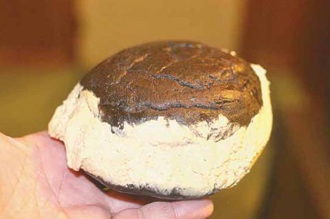 The Amish Cook: Homemade Chocolate Whoopie Pies