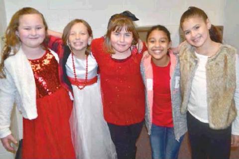 Many enjoy Moss Christmas play