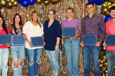 Don and Carol Byrd Scholarship Gives $2000 to Seven Seniors