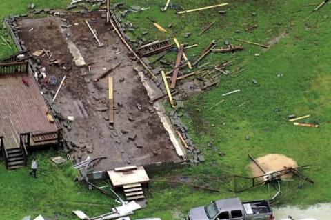 2 Dead, 4 injured in devasta ng tornado