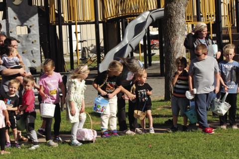Calvin Alumni Hosts Easter Egg Hunt