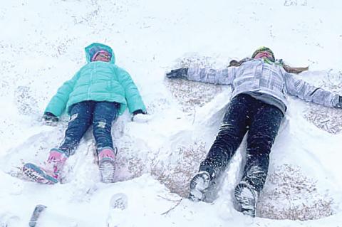 Area kiddos enjoy snow!