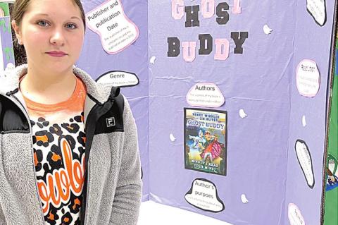 6th Graders Host Reading Fair