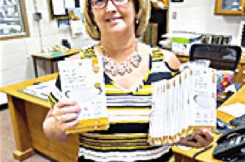 World Vision USA Programs and Ebenezer Baptist Church Make Donations